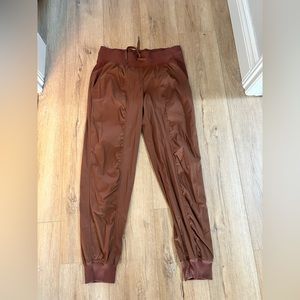 Lululemon Dance Studio Jogger - size 8